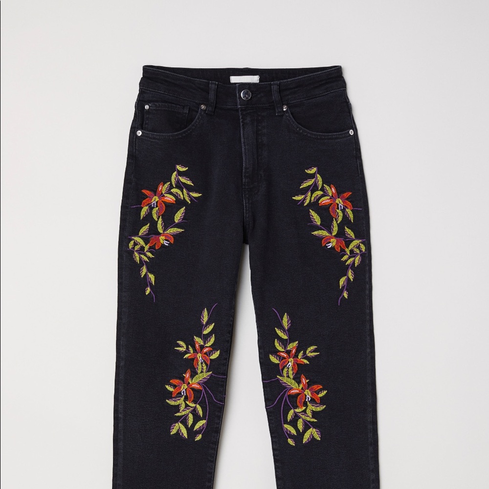 Flower embroidered jeans